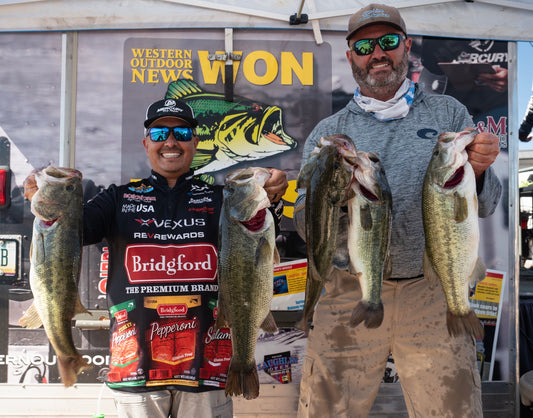 Havasu Open Day 2 - Massive Day Two vaults Joe Uribe into lead on day two at WON Bass Arizona Open.